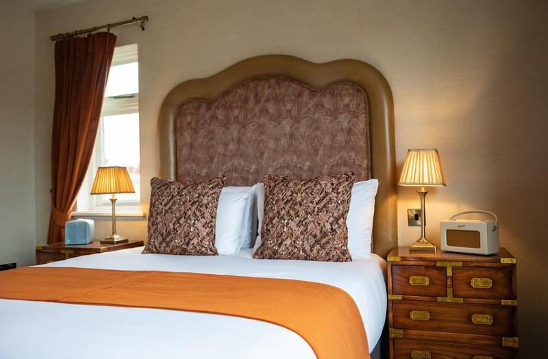 The Bear Hotell Bath Eksteriør bilde